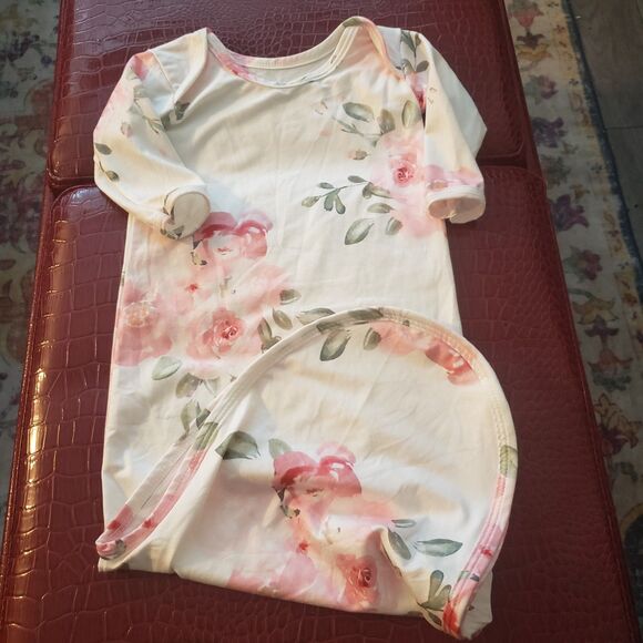Lot of 2 NWOT Newborn Floral Gowns w/ Headband SZ NB Welcome Party/Portraits - Picture 2 of 3